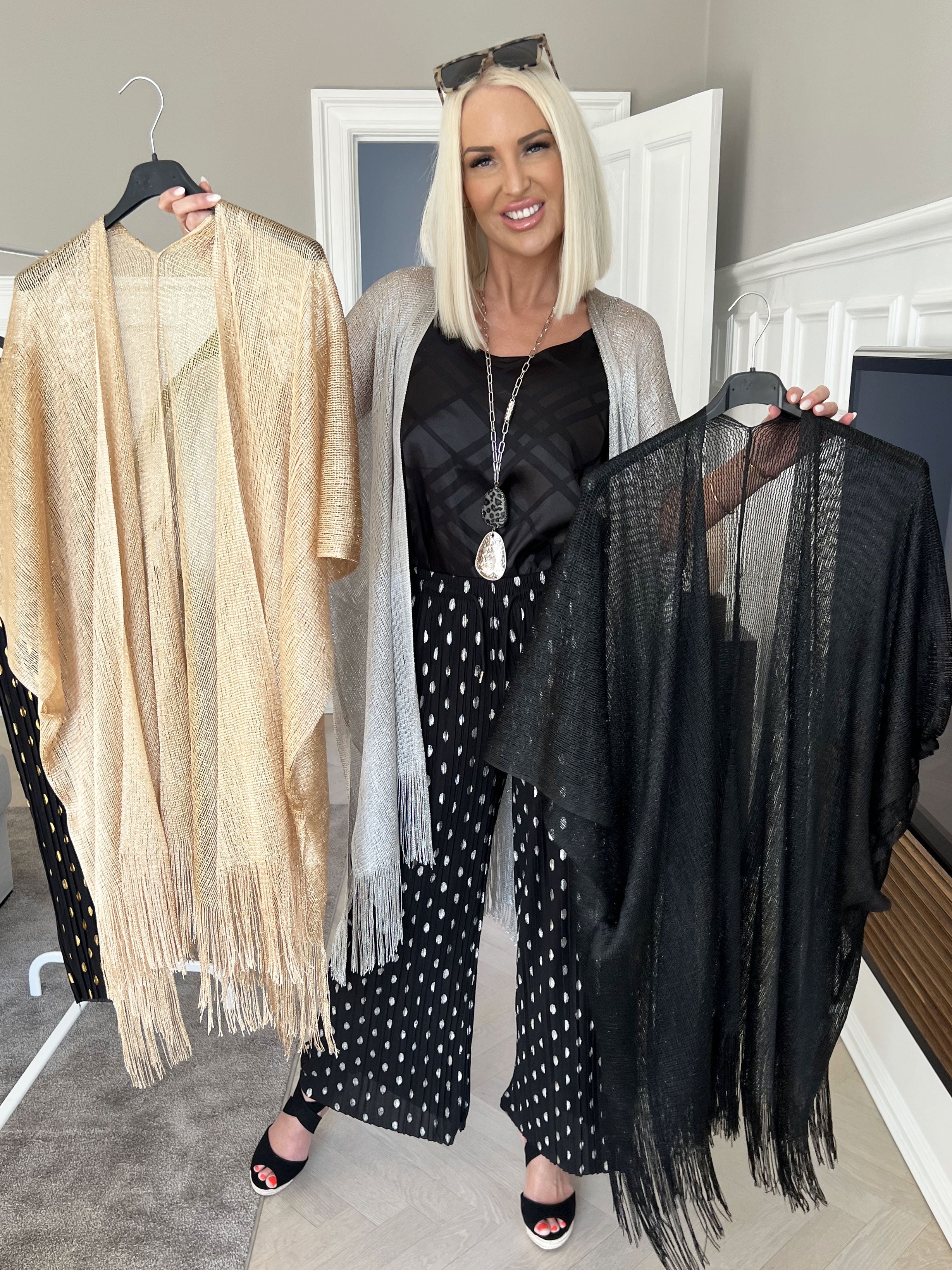 Betti - Smukt sjal i viskose med glimmertråde og frynser